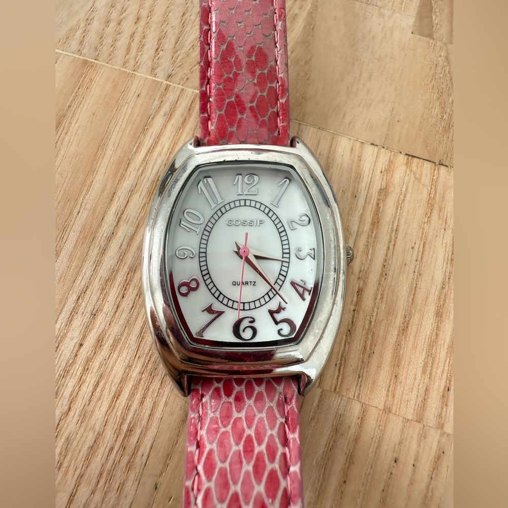 Gossip ladies silver tone pink leather watch NEW BATTERY